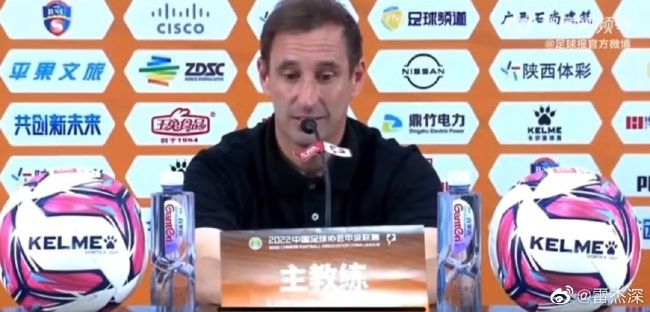 说罢，孔德龙厉声质问：要是你输了怎么办？敢不敢把你这扇子吃下去？叶辰点点头：可以啊，那咱们可就这样说好了，要是我输了，我把扇子吃下去，要是你输了，你把翡翠吊坠吃下去。